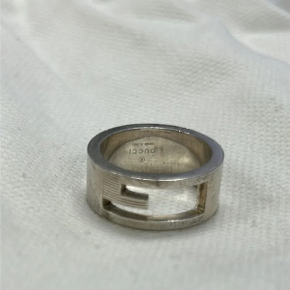 Gucci Silver Minimalist Architectural Ring - Picture 4 of 4